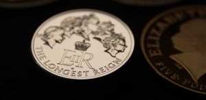 Crean una moneda para conmemorar el reinado de Isabel II, el más largo del Reino Unido