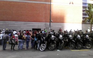 Reportan protesta en el Sambil de La Candelaria