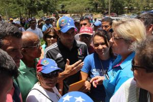 Capriles: Gobierno maniobra para enredar las elecciones parlamentarias