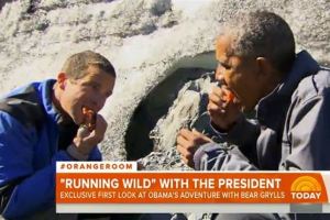 Obama se “zampa” los restos de la comida de un oso junto al Último Superviviente (Video)