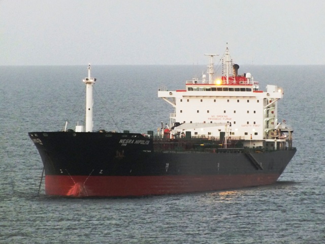A tribunales detenidos por contrabando de combustible en el buque Negra Hipólita