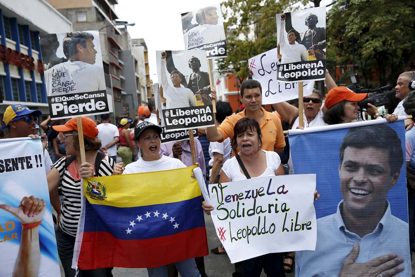 La mayoría de los países latinoamericanos rompen su habitual silencio tras condena a López