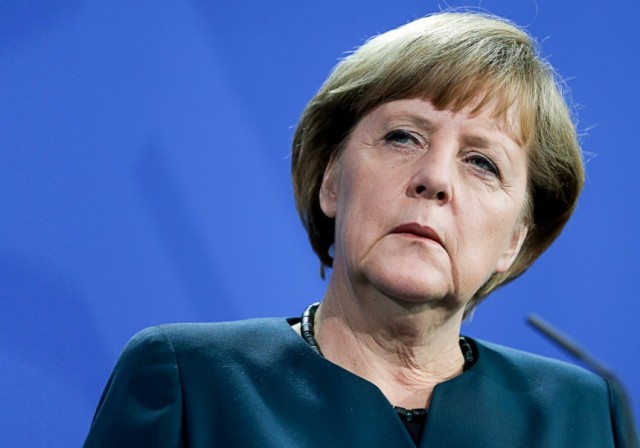 Merkel promete a Hollande que actuará “rápidamente” contra yihadistas