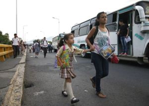 No pedirán documentación a niños colombianos que estudien en Venezuela