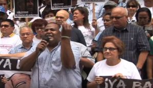 Imperdible: Vea como un obrero zarandea a Maduro (VIDEO)