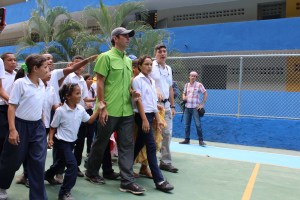 Capriles: Alza de 500% en lista escolar dificulta regreso a clases
