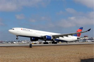Delta, la única aerolínea del mundo que refina su propio combustible