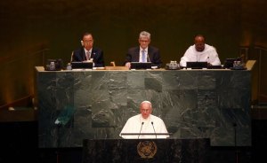 Papa dice no a países con privilegios en la ONU y organismos financieros