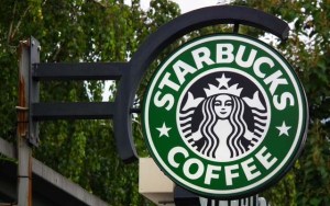 Starbucks prevé incluir bebidas alcohólicas en su menú