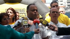 Cabildo Metropolitano de Caracas rechazó ataques a efectivos policiales con granadas