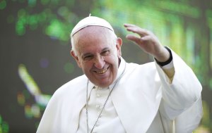 Papa Francisco y activistas contra armas nucleares entre los aspirantes al Nobel de la Paz