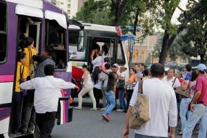 Autobuses desaparecieron en Anzoátegui por la visita de Nicolás Maduro