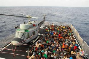 Rescatan a más de 1.800 migrantes en el Mediterráneo