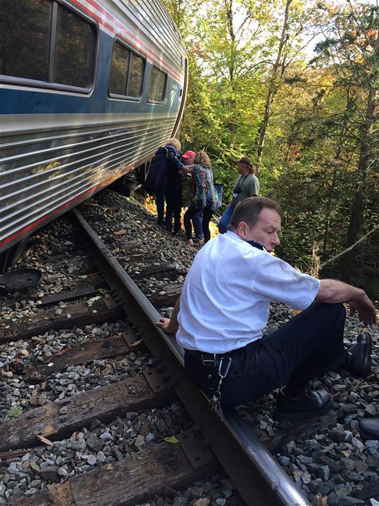 Cuatro heridos al descarrilar un tren de pasajeros en Vermont, Estados Unidos
