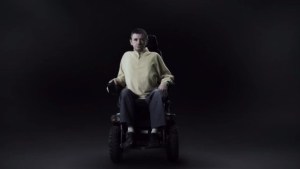 La solución para los abusadores que se estacionan en el puesto de discapacitados (Video)