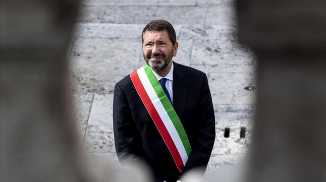 El alcalde de Roma presenta su dimisión tras las últimas polémicas