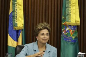 Rousseff dice que Brasil vive un “golpe a la paraguaya”