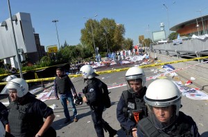 Sube a 95 el balance de muertos en atentado de Ankara
