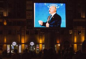 Lukashenko para un quinto mandato tras final de votación en Bielorrusia
