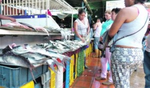 La sardina pasó a ser el sustituto de la carne y el pollo en Puerto La Cruz