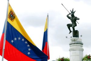 Chavismo madrugó para izar la bandera nacional y conmemorar el descubrimiento de América #12Oct (Videos)