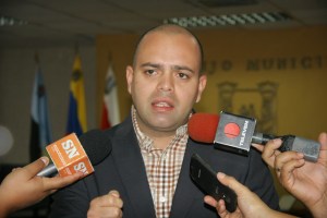 Leonardo Fernández: Firmar el acuerdo de aceptación sería una traición al pueblo