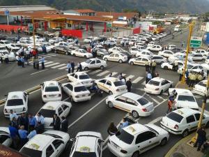 Gobierno de Mérida se comprometió a mejorar situación de taxistas