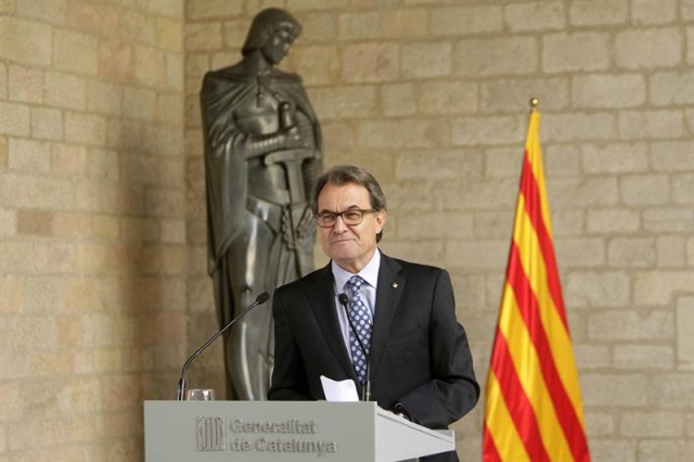 Presidente catalán se responsabilizó de impulsar consulta independentista