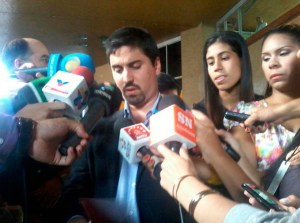 Oposición consignó preacuerdo electoral ante el CNE para exigir observación calificada