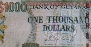 En el dólar guyanés ya se “palearon” el Esequibo (Foto)