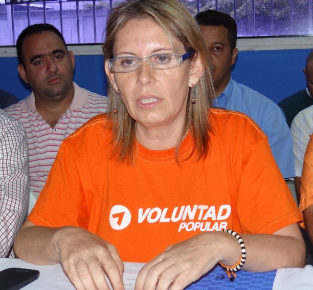 Olivia Lozano: no permitiremos atropellos del régimen contra los empleados públicos