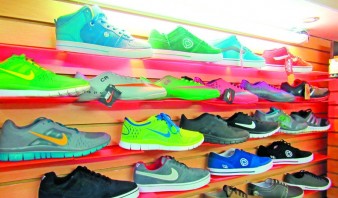 tienda de zapatos deportivos