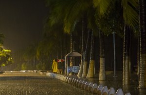 Huracán Patricia se debilita a su paso por México, con daños menores a lo esperado