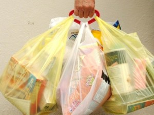 Puerto Rico aprueba orden ejecutiva que prohíbe el uso de bolsas plásticas