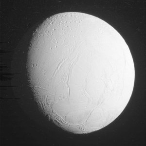 La NASA revela fotos cercanas de una pequeña luna de Saturno