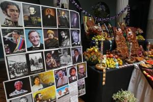 ¿WTF? Invitan a Hugo Chávez a banquete del Día de Difuntos en Bolivia (Fotos)