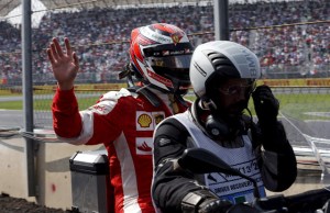 Kimi Raikkonen abandona GP México tras impacto con Bottas