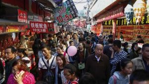 Hong Kong se reabre el polémico negocio de las “compras forzosas” a turistas