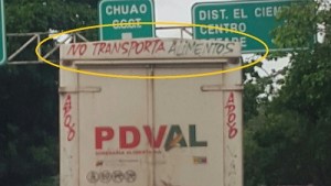 El graffitti en el camión de Pdval que lo dice todo (foto)