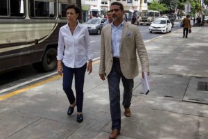 Madre de Leopoldo López pide insistir en observación internacional para los comicios