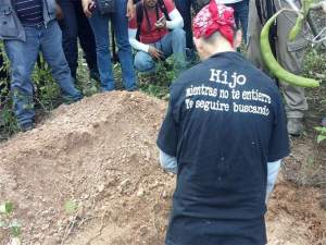Encuentran en México fosas que pueden tener cadáveres de los 43 estudiantes (Foto)