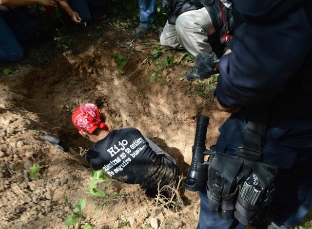 Encuentran 6 cuerpos en fosa clandestina de exclusiva zona de Acapulco