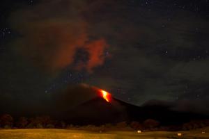 Volcán de Fuego retorna a su actividad normal en Guatemala