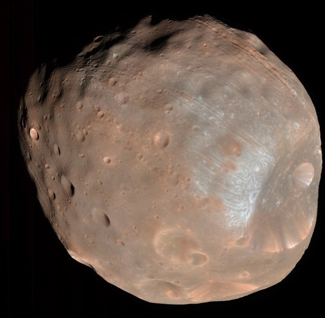 Fobos, la luna más grande de Marte, se destruye lentamente