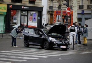 Encuentran en París auto alquilado por sospechoso de atentados