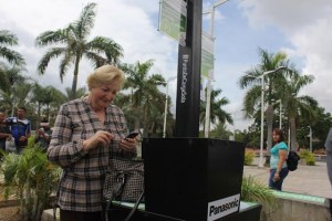 Panasonic de Venezuela presentó el innovador cargador solar urbano