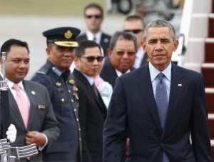 Obama llega a Malasia para participar en la cumbre de ASEAN sobre disputas territoriales