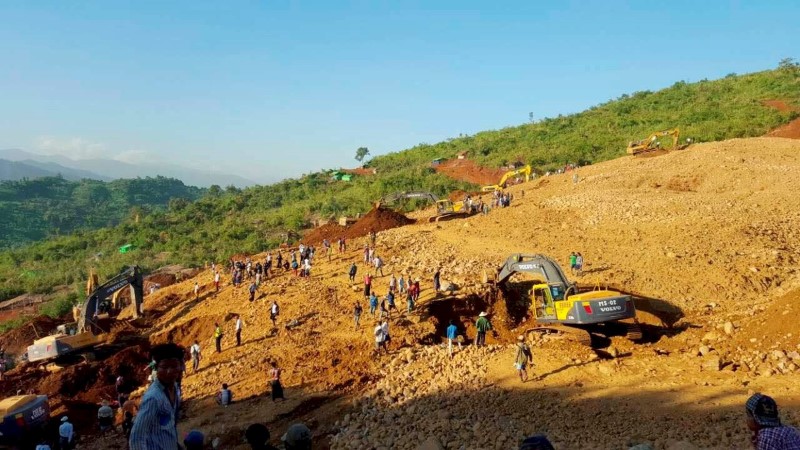 Recuperan casi 100 cuerpos tras deslave cerca a mina de jade en Myanmar