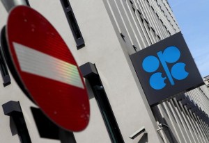 Opep prevé menor demanda de su petróleo, apunta a mayor superávit de suministros