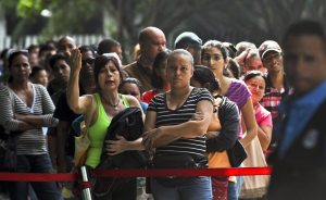 Ansiosos y tensos, los venezolanos se preparan para votar